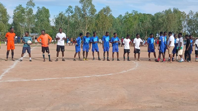 Fußballturnier Dezember 2025 Anstoß