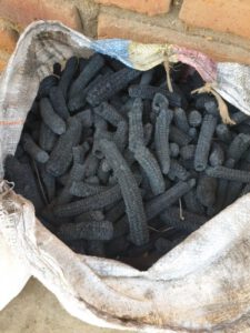 Holzkohle Verarbeitung Stufe 1